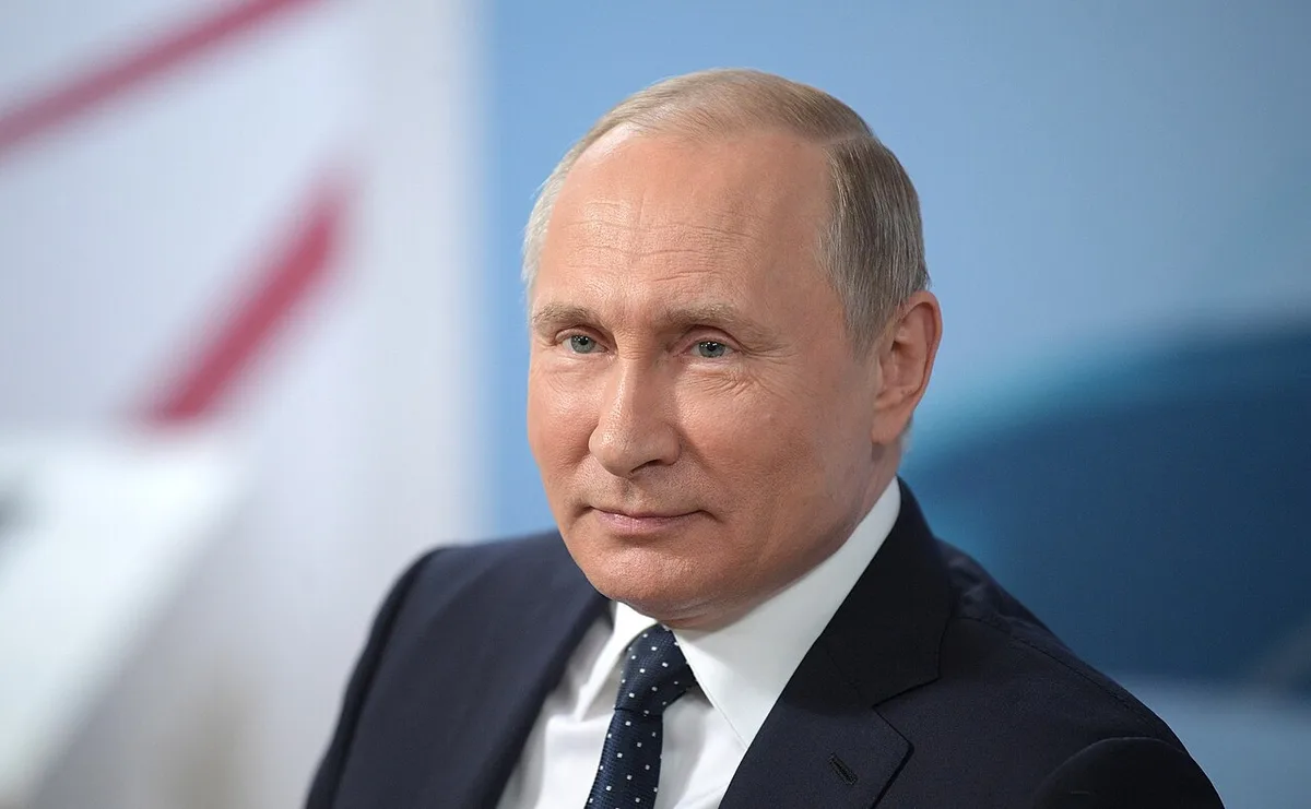 Putin reúne-se com emissários de Trump e mantém exigências russas