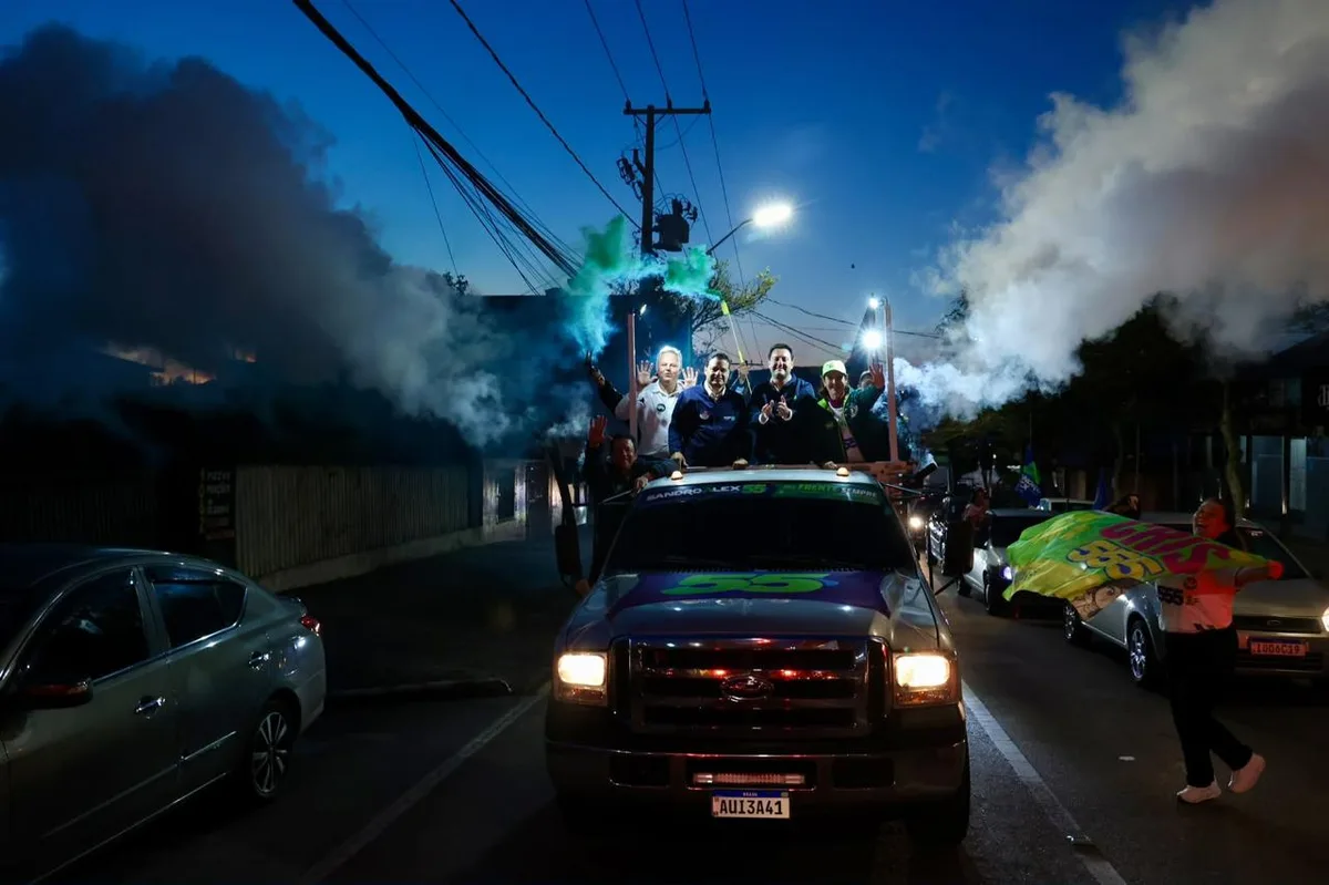 Candidatos ao governo do Paraná encerram campanha com atos na Grande Curitiba