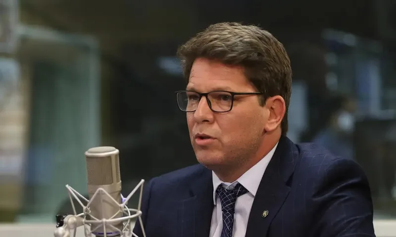 PF cumpre 49 mandados em investigação sobre filme ligado a Bolsonaro