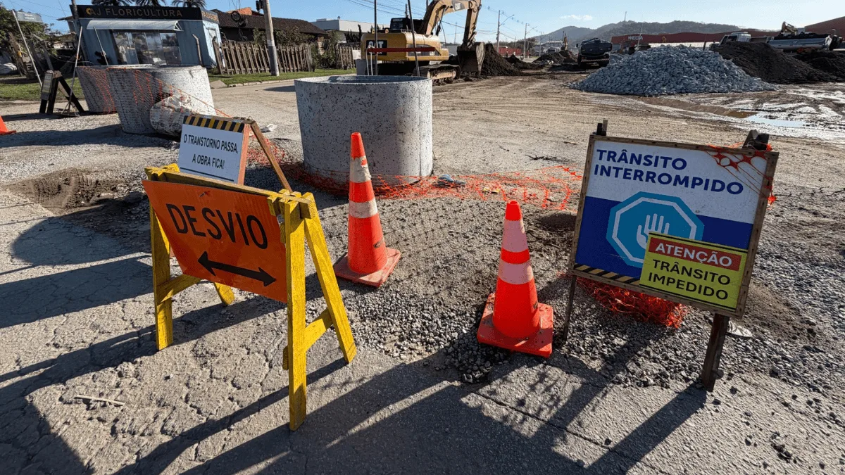 Duplicação fecha trecho da Avenida Mário Uriarte por até 12 meses em Itajaí