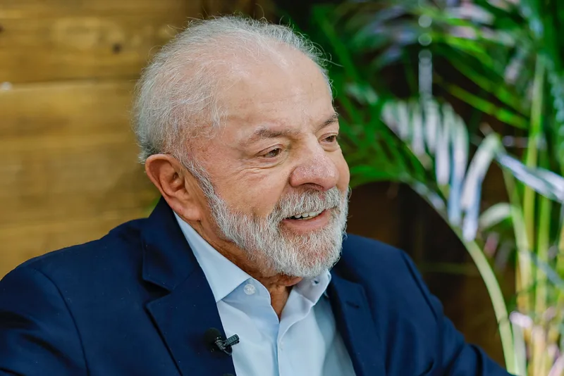 Lula defende julgamento conjunto de ações contra ministros do STF