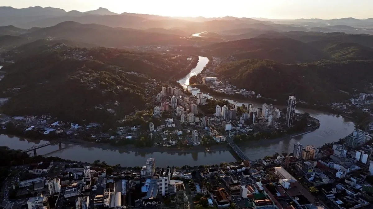 Blumenau lidera valorização de imóveis em Santa Catarina em 12 meses