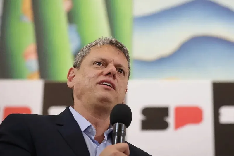 Tarcísio defende união da direita após saída de Salles da disputa ao Senado