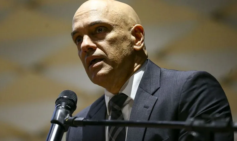 Moraes adia pronunciamento sobre crise no STF após orientação de aliados
