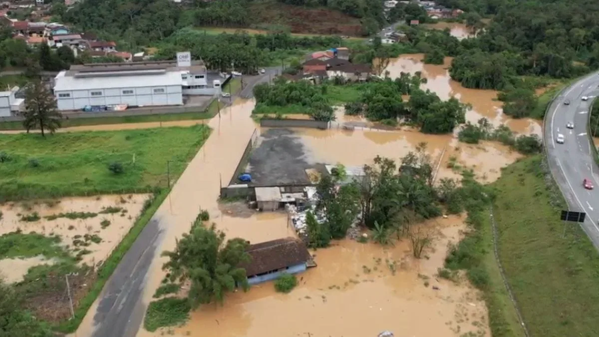Defesa Civil atualiza níveis de alagamento por rua em Blumenau