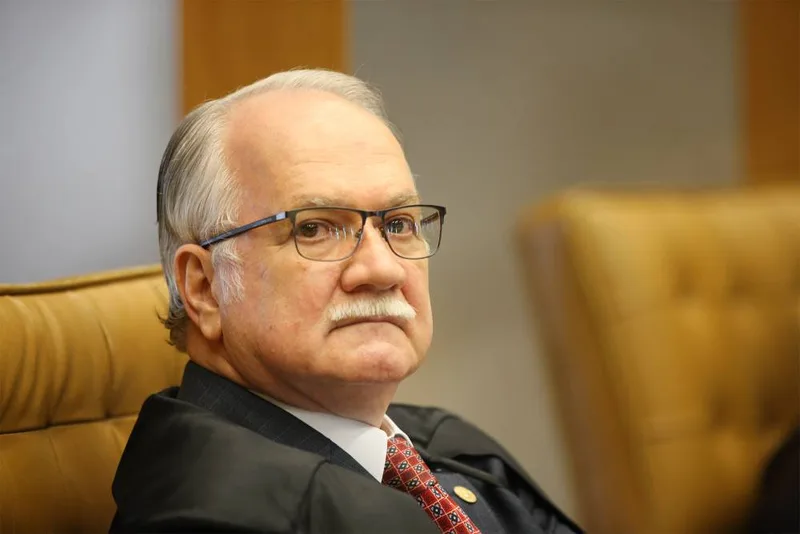 Fachin suspende decisões sobre comando da PF e retira Moraes de inquérito