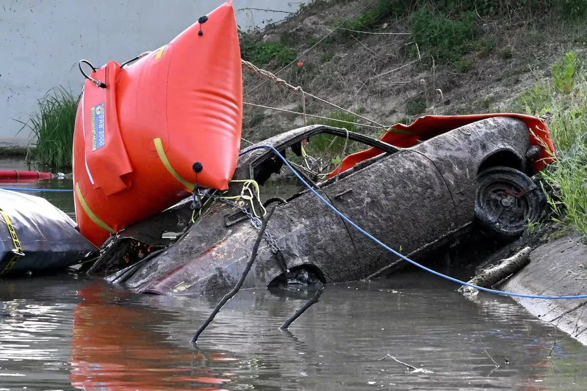 Sonar ajuda pescador a encontrar Opel roubado submerso no Danúbio desde 1972