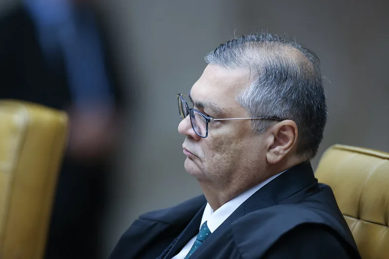 Dino mantém restrição a publicidade de bets em bens públicos de Minas