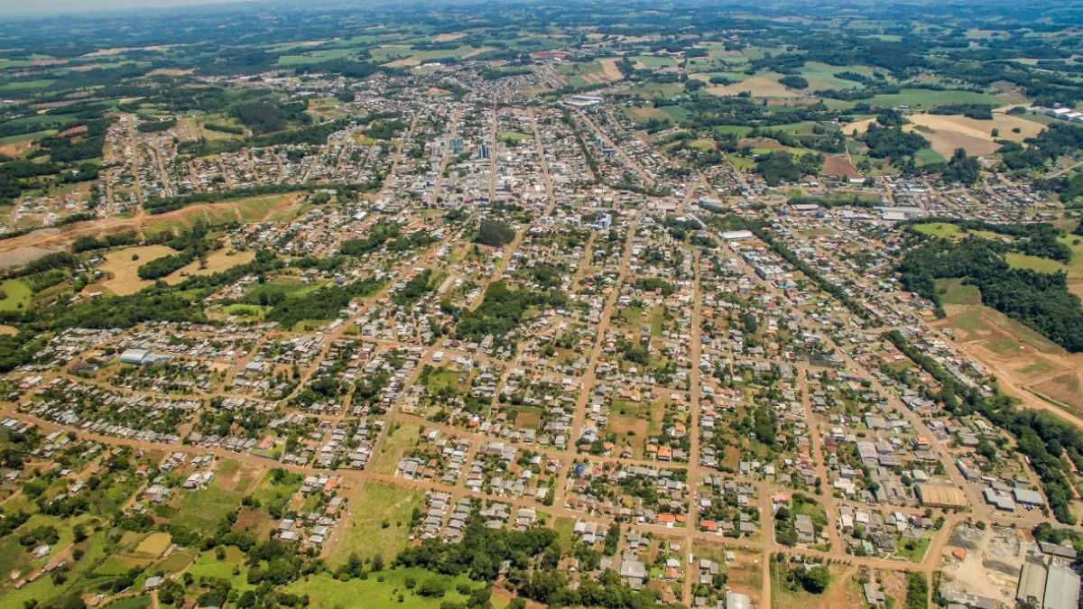 Maravilha abre concurso com salários de até R$ 15.748,20