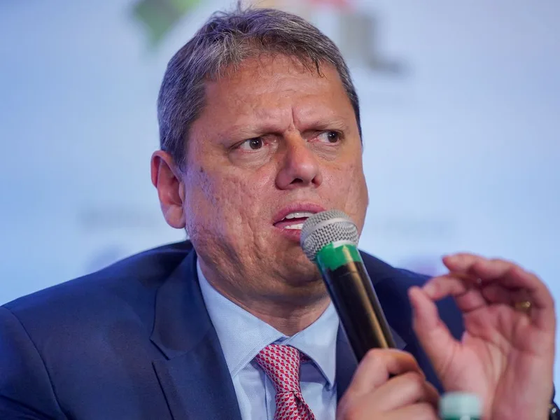 Tarcísio sinaliza proximidade com o Novo após saída de Salles ao Senado