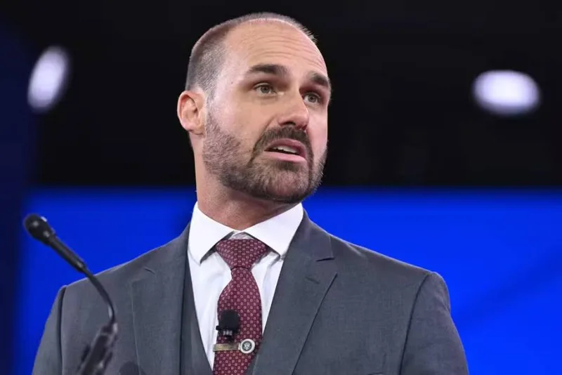 Eduardo Bolsonaro anuncia viagem a Washington para discutir sanções contra Moraes