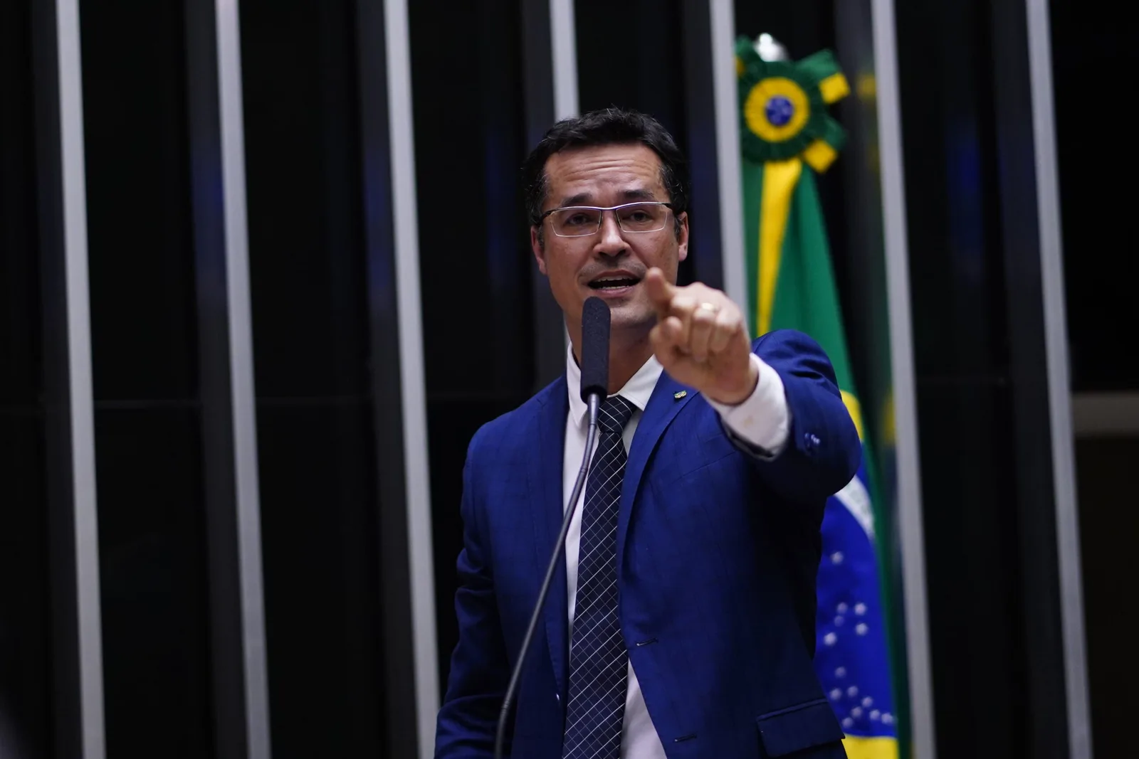 Decisão do TRE-PR impõe multa por posts pró-Deltan Dallagnol