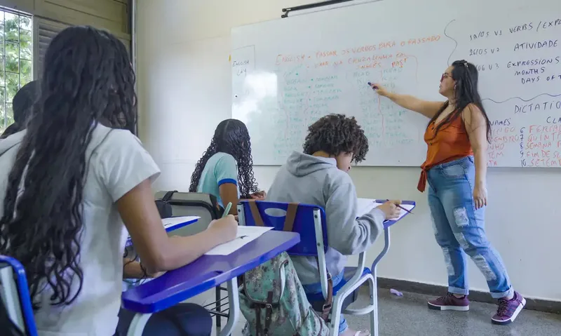 Pisa 2025 avalia ciências, mundo digital e desempenho de estudantes