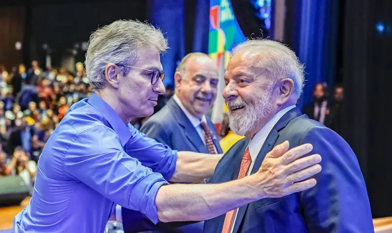 Zema critica medidas do governo e promete cortar juros se eleito