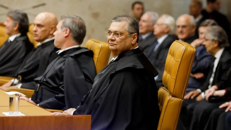 Crise entre ministros do STF repercute no exterior antes das eleições
