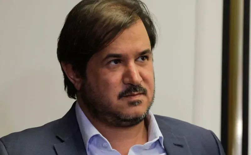 Federação União Brasil-PP se aproxima de Flávio para a disputa presidencial
