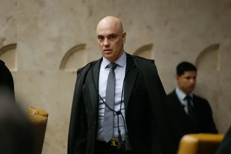 Moraes nega mensagens com Vorcaro e questiona investigação no STF