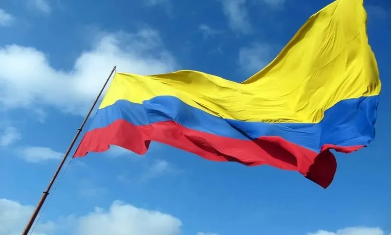 Destroços de avião são localizados em área montanhosa da Colômbia