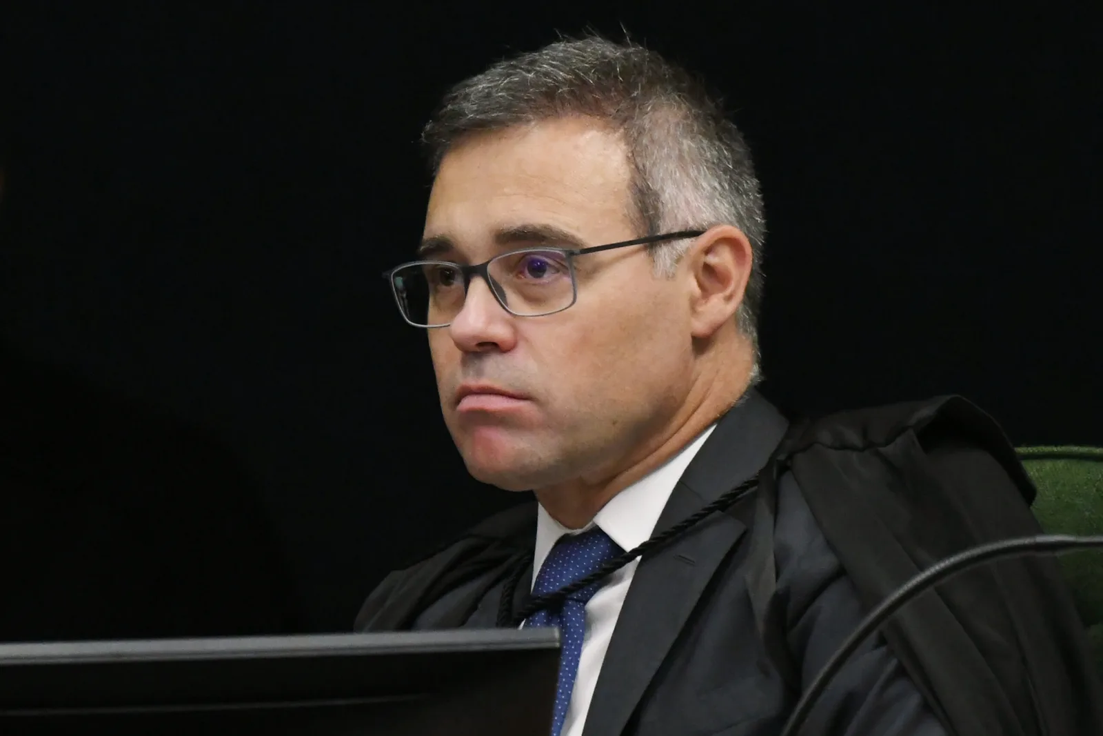 André Mendonça supera 3,3 milhões de seguidores após alta no Instagram