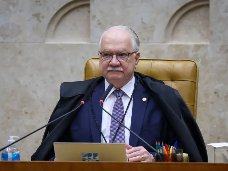 Fachin reúne pedidos e relatórios antes de definir resposta do STF à crise