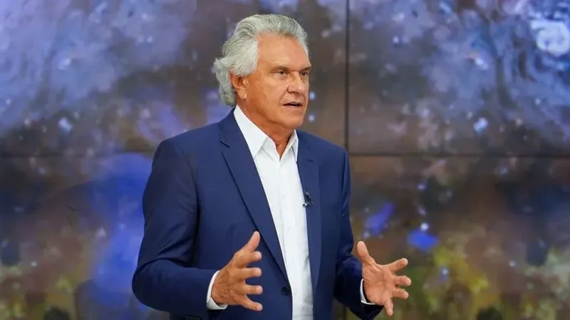 Caiado questiona capacidade de Lula e Flávio Bolsonaro para governar o país