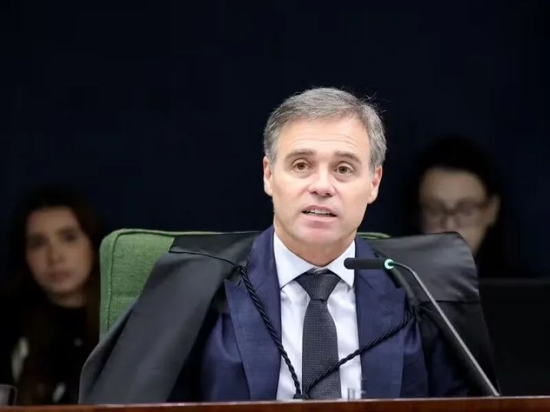 AGU pede revisão de afastamentos, e Fachin cobra resposta de Mendonça