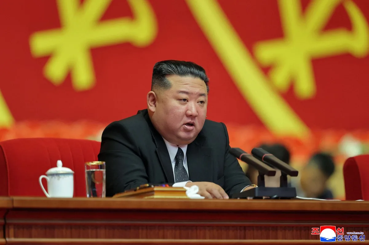 Coreia do Norte dispara míssil balístico em direção ao Mar do Leste