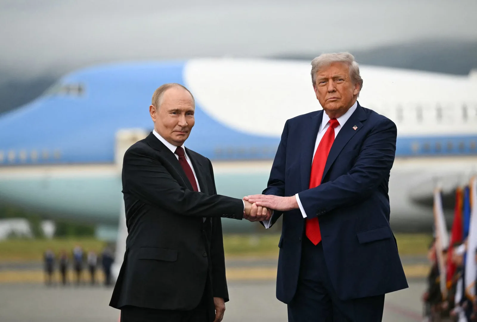 Trump vincula fim do conflito a ganhos econômicos para EUA e Rússia