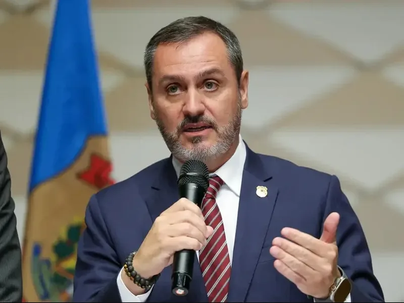 Andrei Rodrigues atribui a Moraes ordem para relatório sobre Mendonça