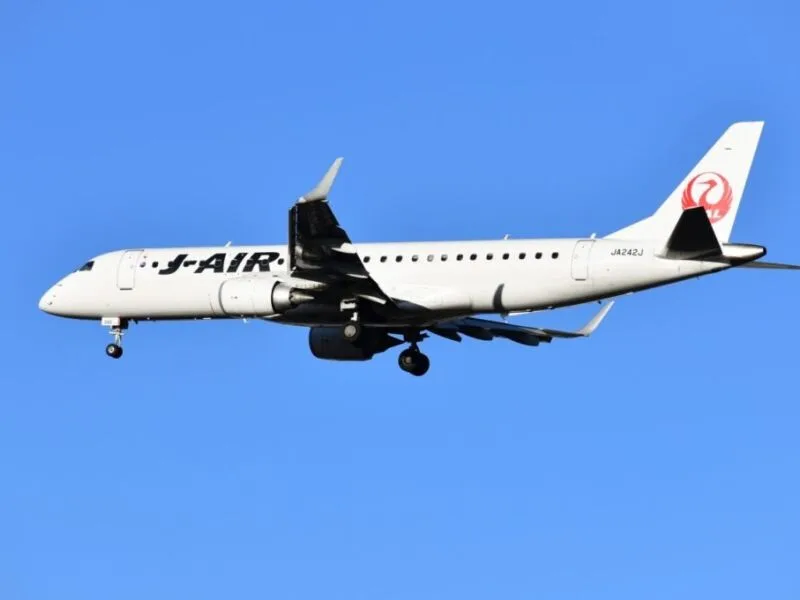 Embraer renova contrato de suporte para 32 jatos da Japan Airlines