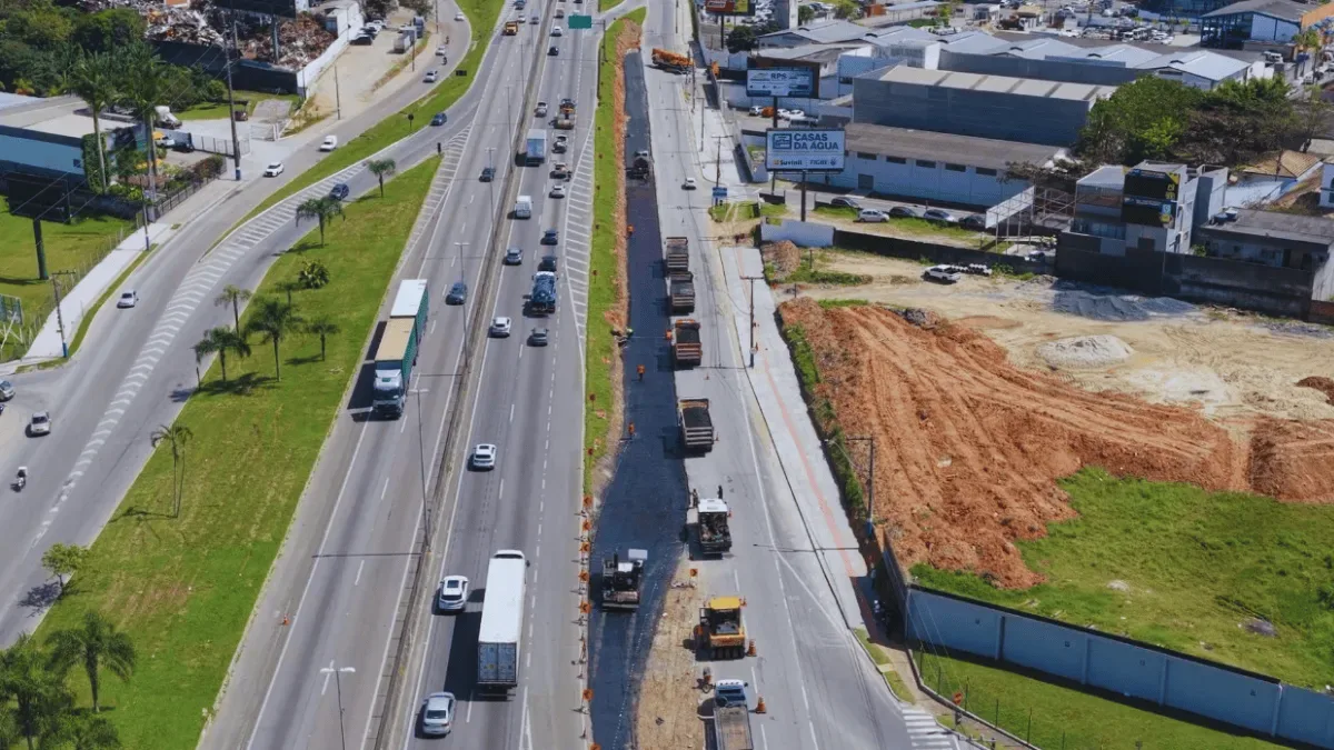 Obras nas alças da BR-101 mudam circulação em Balneário Camboriú