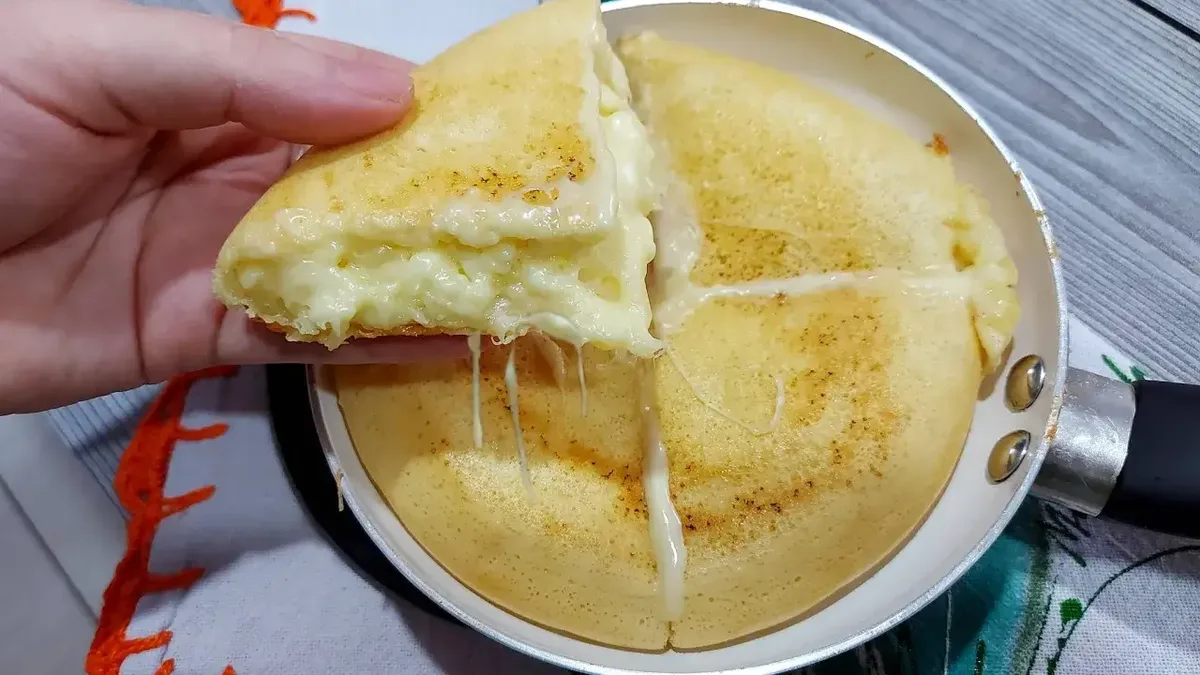 Pão de queijo de frigideira fica pronto em 10 minutos