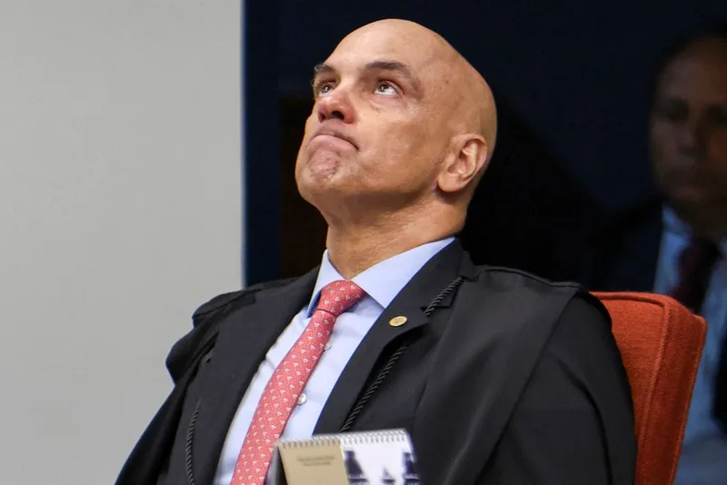 Moraes prepara pronunciamento antes de sessão do STF sobre sua situação
