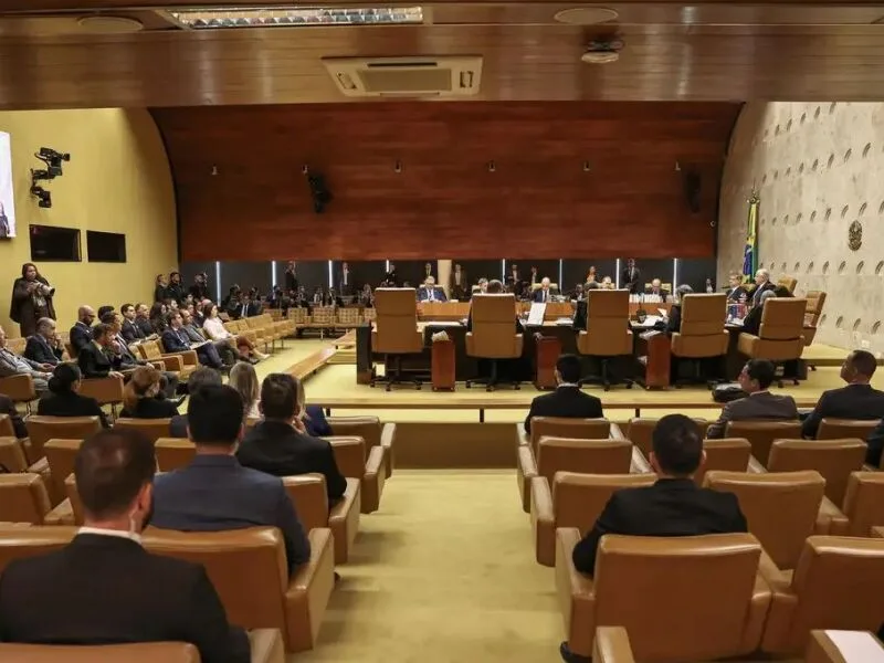 Direita critica suspensão de julgamento no STF após pedido de vista de Dino