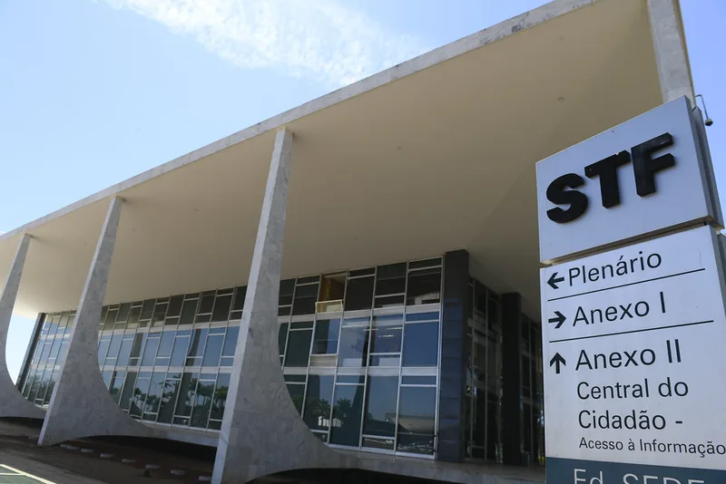 Pesquisa aponta confiança menor no STF e pouca alteração no voto presidencial