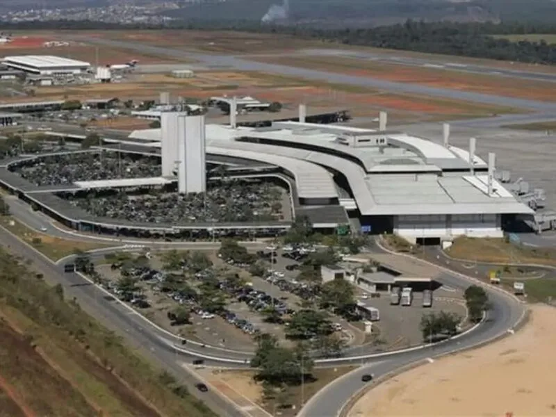Confins suspende pousos e decolagens; 45 voos são cancelados