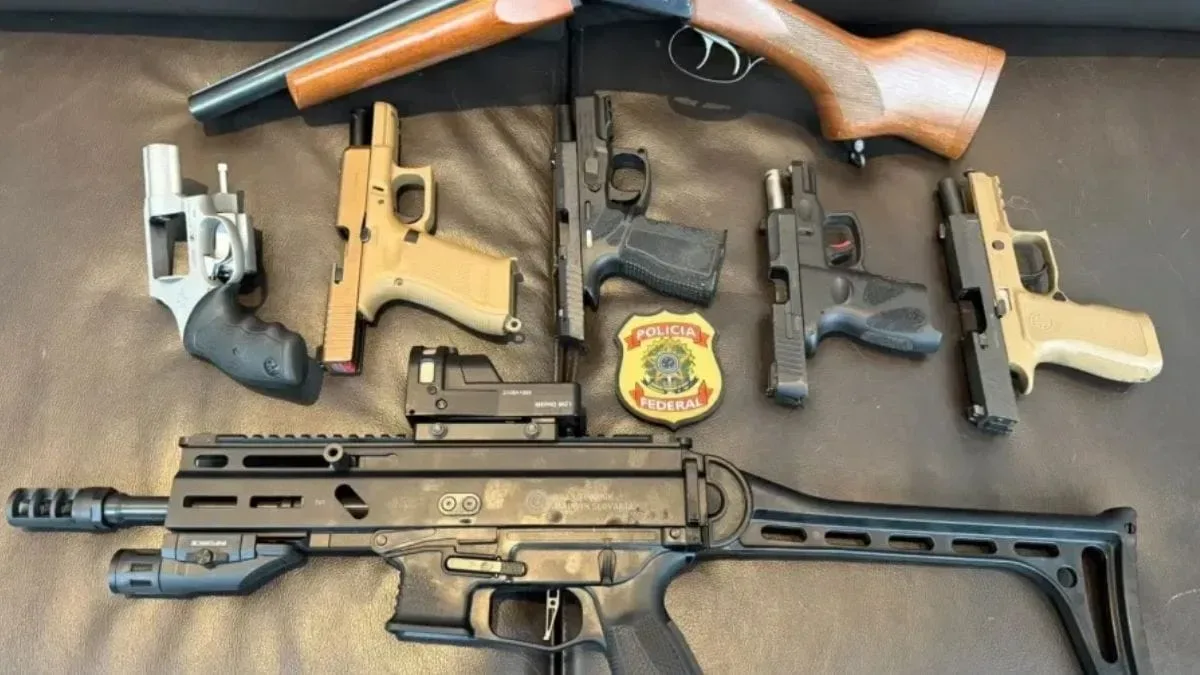 PF encontra sete armas ligadas a Mario Frias em operação sobre Dark Horse