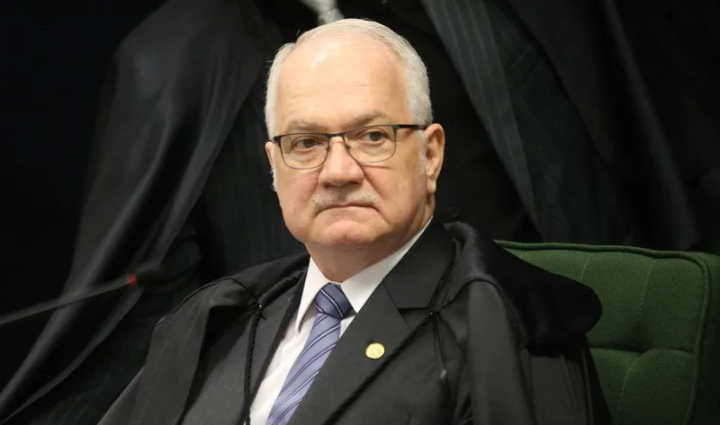 Fachin deve decidir individualmente sobre disputa entre Moraes e Mendonça