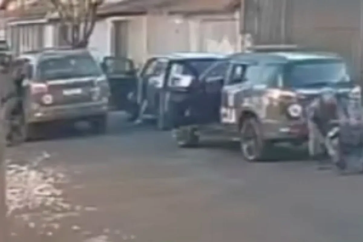 Vídeo mostra abordagem de PMs antes da morte de dois homens em Limeira