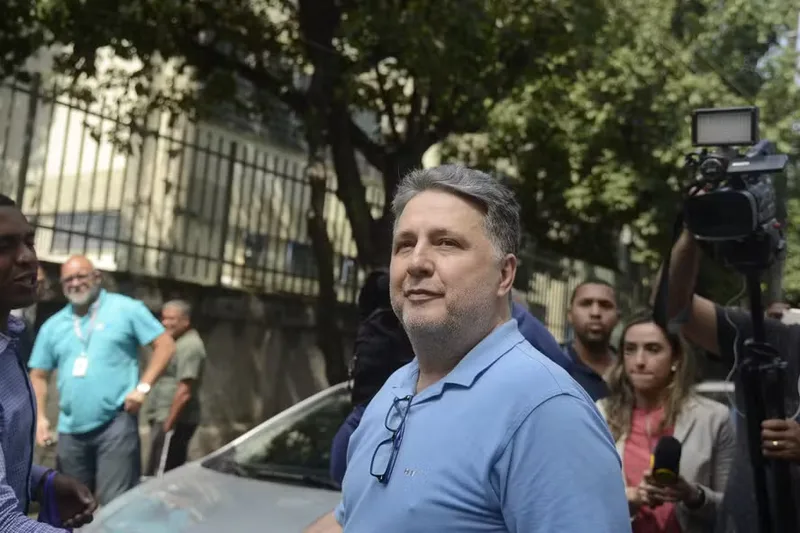 TSE anula votos de Garotinho e suspende recursos de campanha