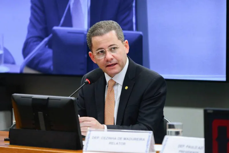 PF relata honorários de até R$ 2 milhões e ação de deputado no STF