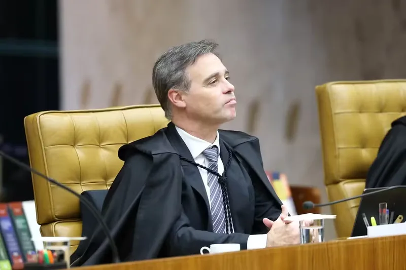 Mendonça ordena apurações após apontar relatórios ilegais da PF