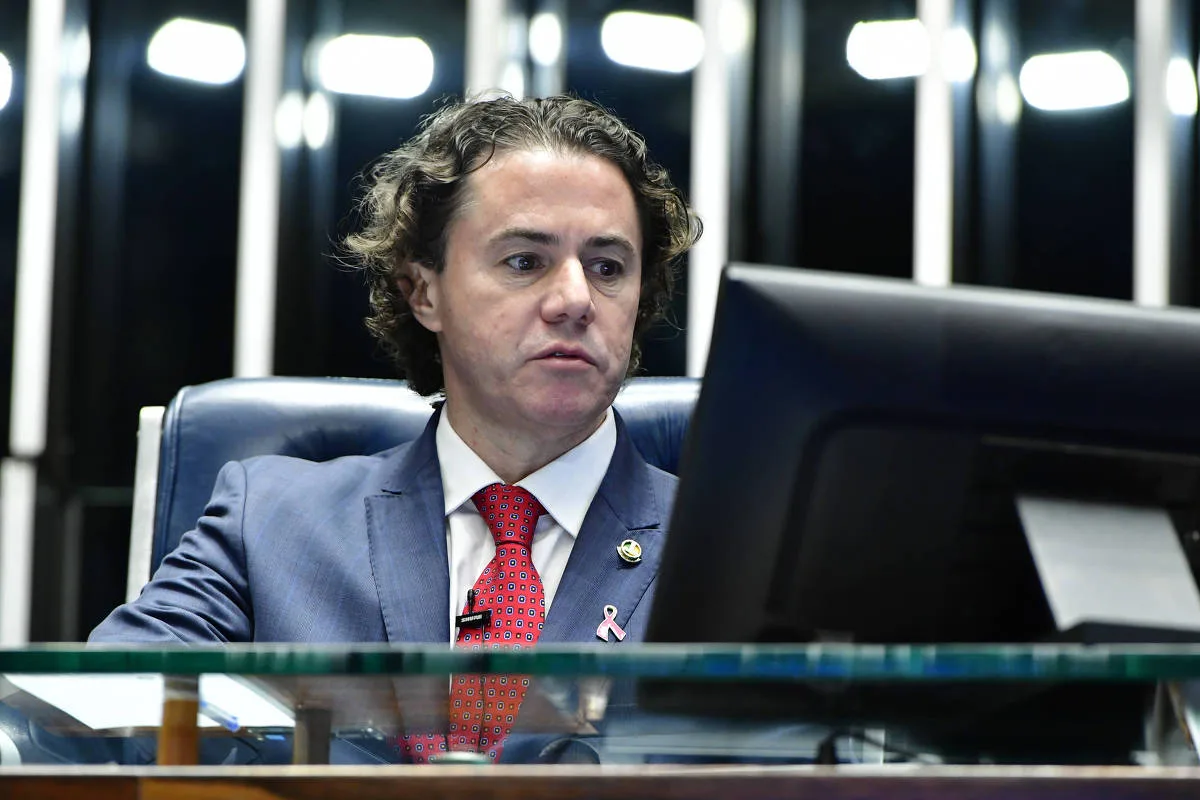 Veneziano destinou R$ 210 milhões a obra com empresas ligadas a ex-assessores