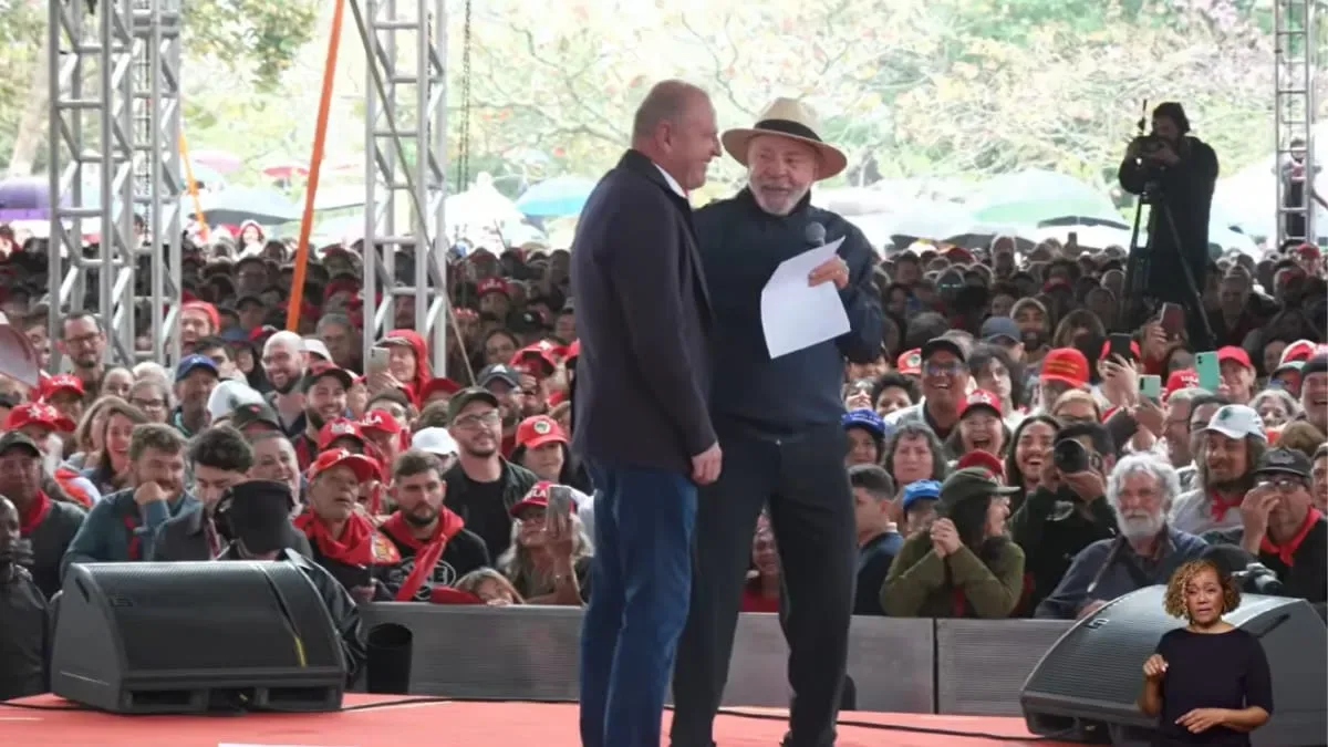 Lula compara Gelson Merisio a Friedrich Engels em comício em Florianópolis