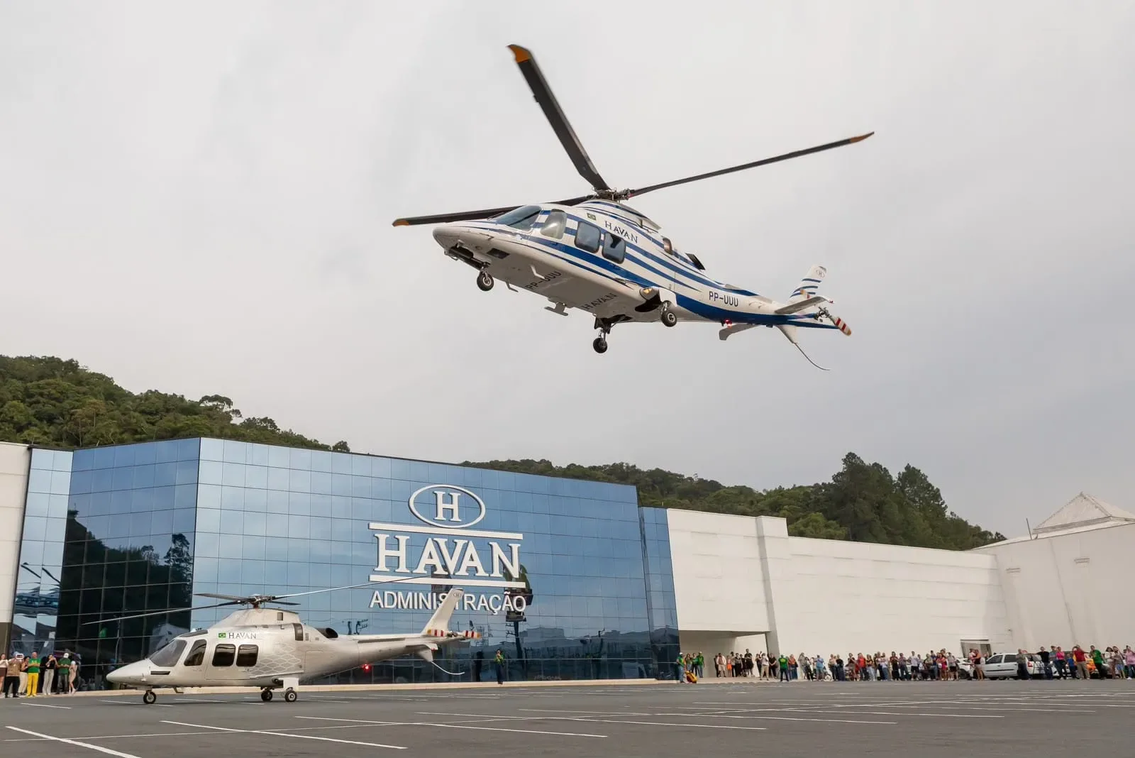 Havan oferece aeronaves para buscas por helicóptero desaparecido em SC