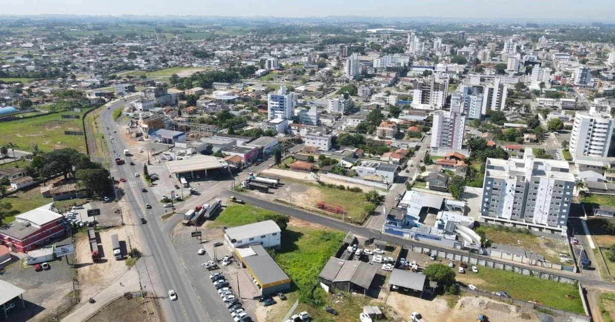 Homem morre esfaqueado durante briga em Içara; três são presos