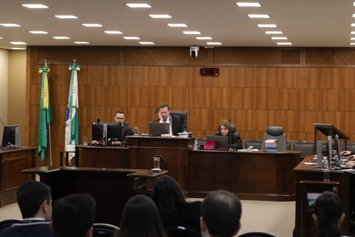 TRE-PR barra 13 candidaturas por filiação, condenação e pendências eleitorais