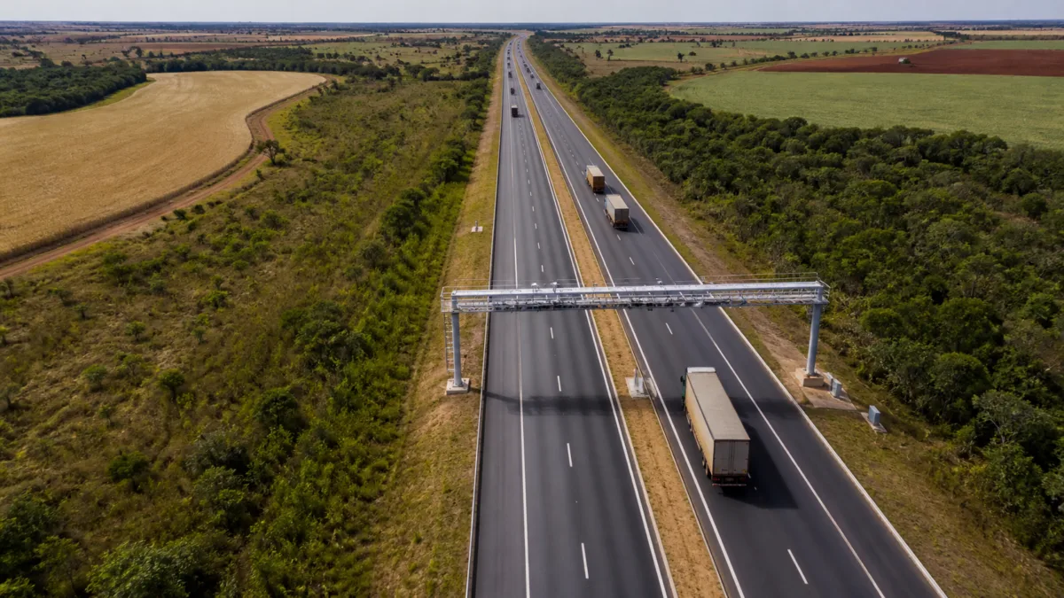 ANTT aprova concessão de 887,6 km e agenda leilão da Rota Agro Central