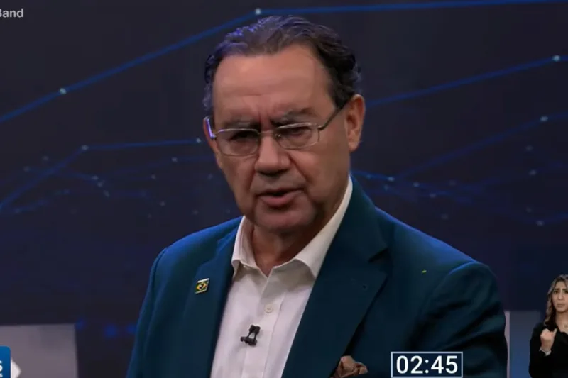 Augusto Cury propõe combinar políticas de direita e esquerda no governo