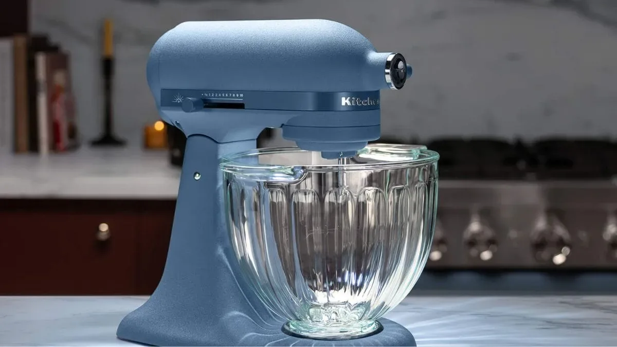 KitchenAid apresenta batedeira com tigela de vidro iluminada nos EUA
